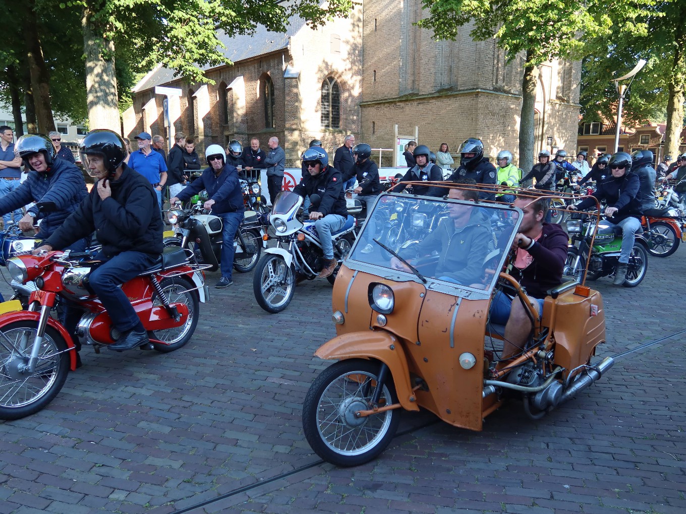Oldtimerbrommerrit groot succes