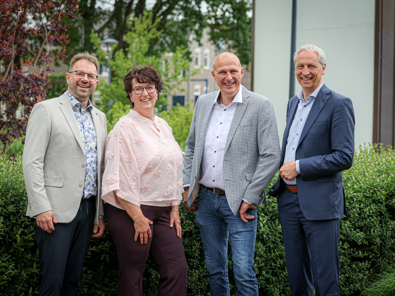 De beoogde wethouders. Vlnr. Bert Rozendaal (Duurzame Ontwikkeling), Betsy Ramerman (Economische Ontwikkeling), André Schuurman (Ruimtelijke Ontwikkeling) en Jan Uitslag (Maatschappelijke Ontwikkeling). Foto's Marcel van Saltbommel.