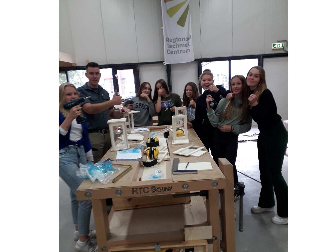 Meiden Agnieten College kiezen voor de bouw