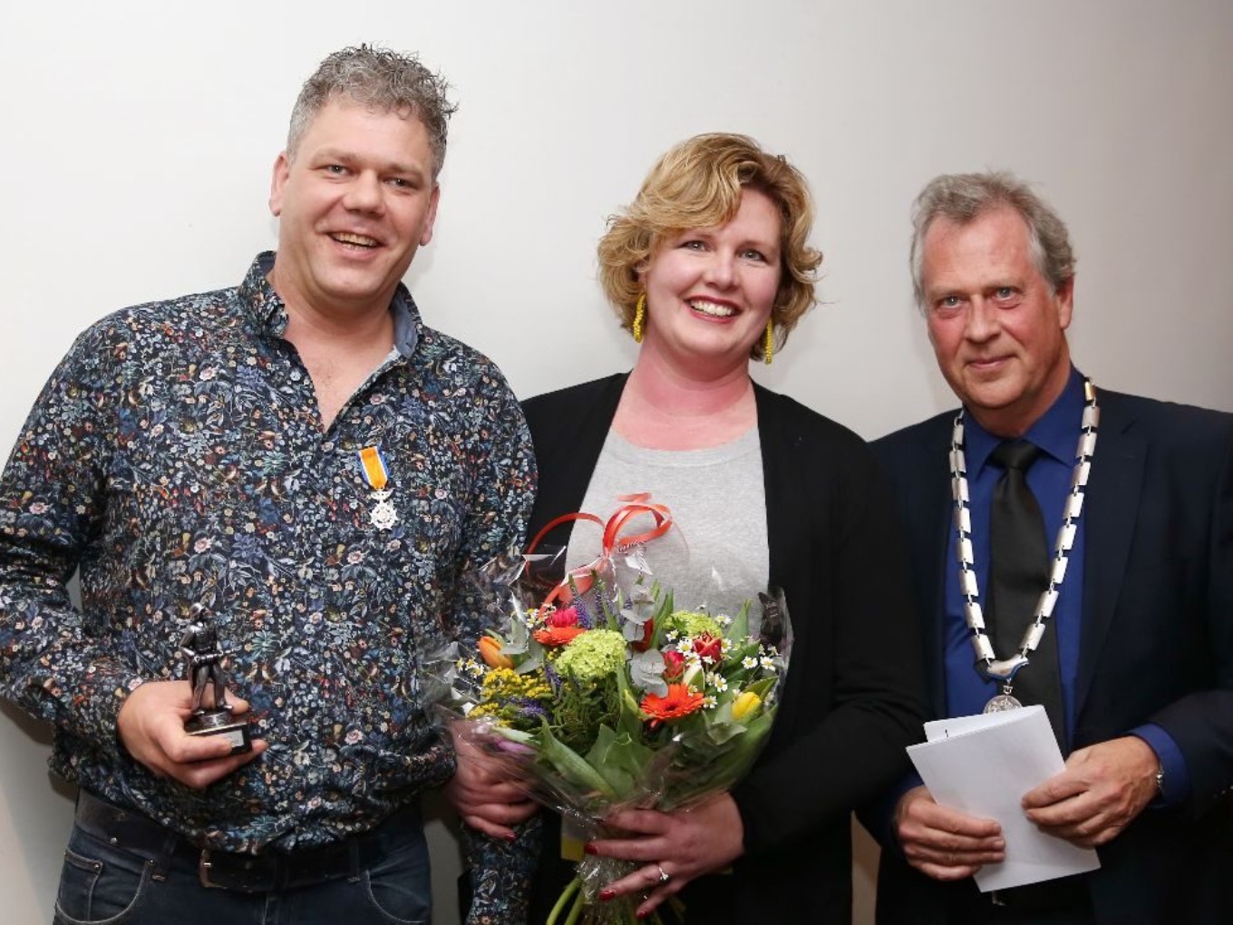 Lintje voor brandweerman Ralph de Vries uit Nieuwleusen