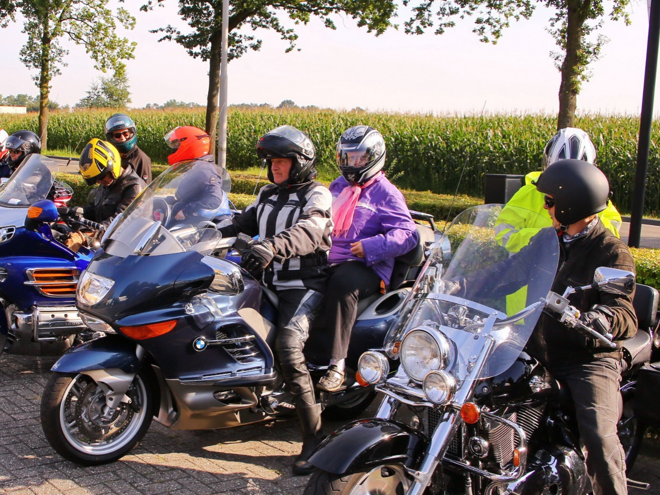 Motortoertocht voor gehandicapten