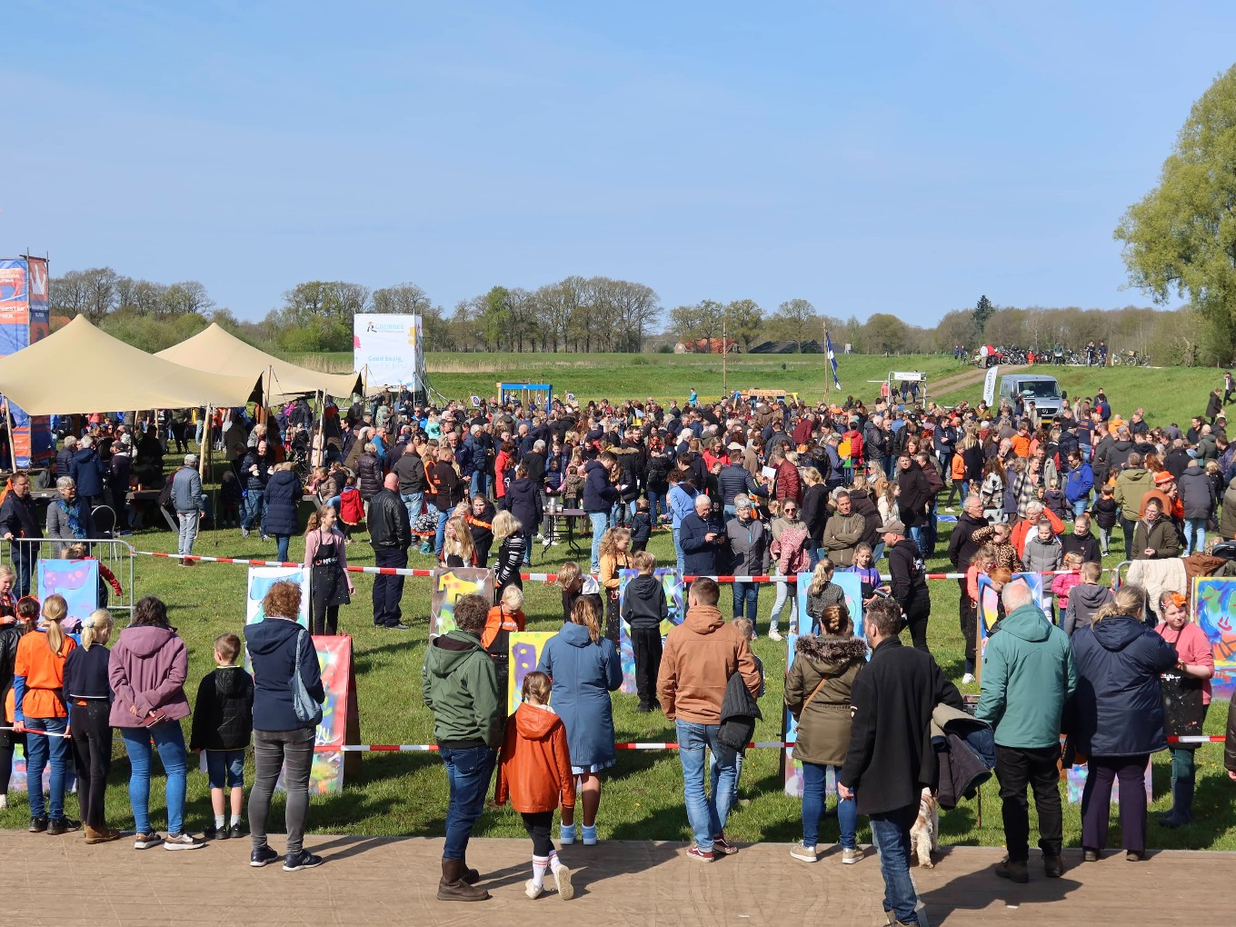 Dalfsen viert Koningsdag uitbundig