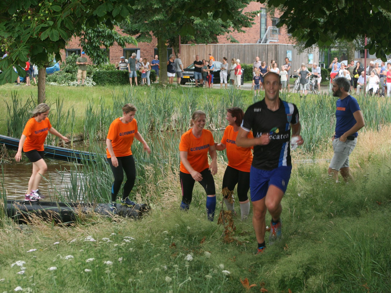 Veel hilariteit bij Go4Funrun in Nieuwleusen