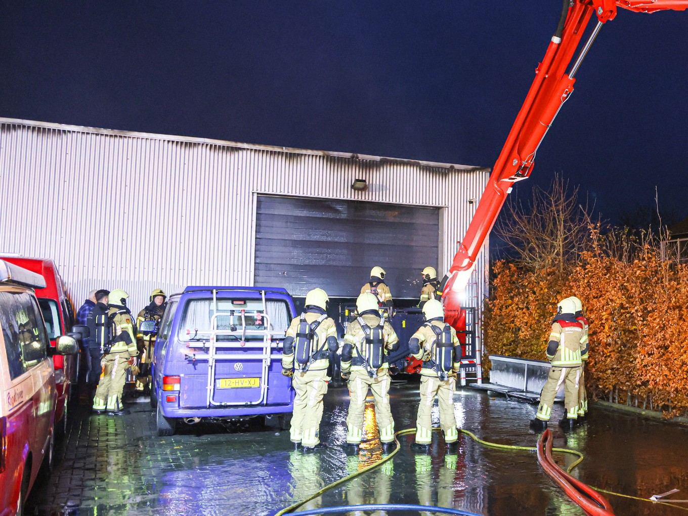 Grote brand op bedrijventerrein in Dalfsen