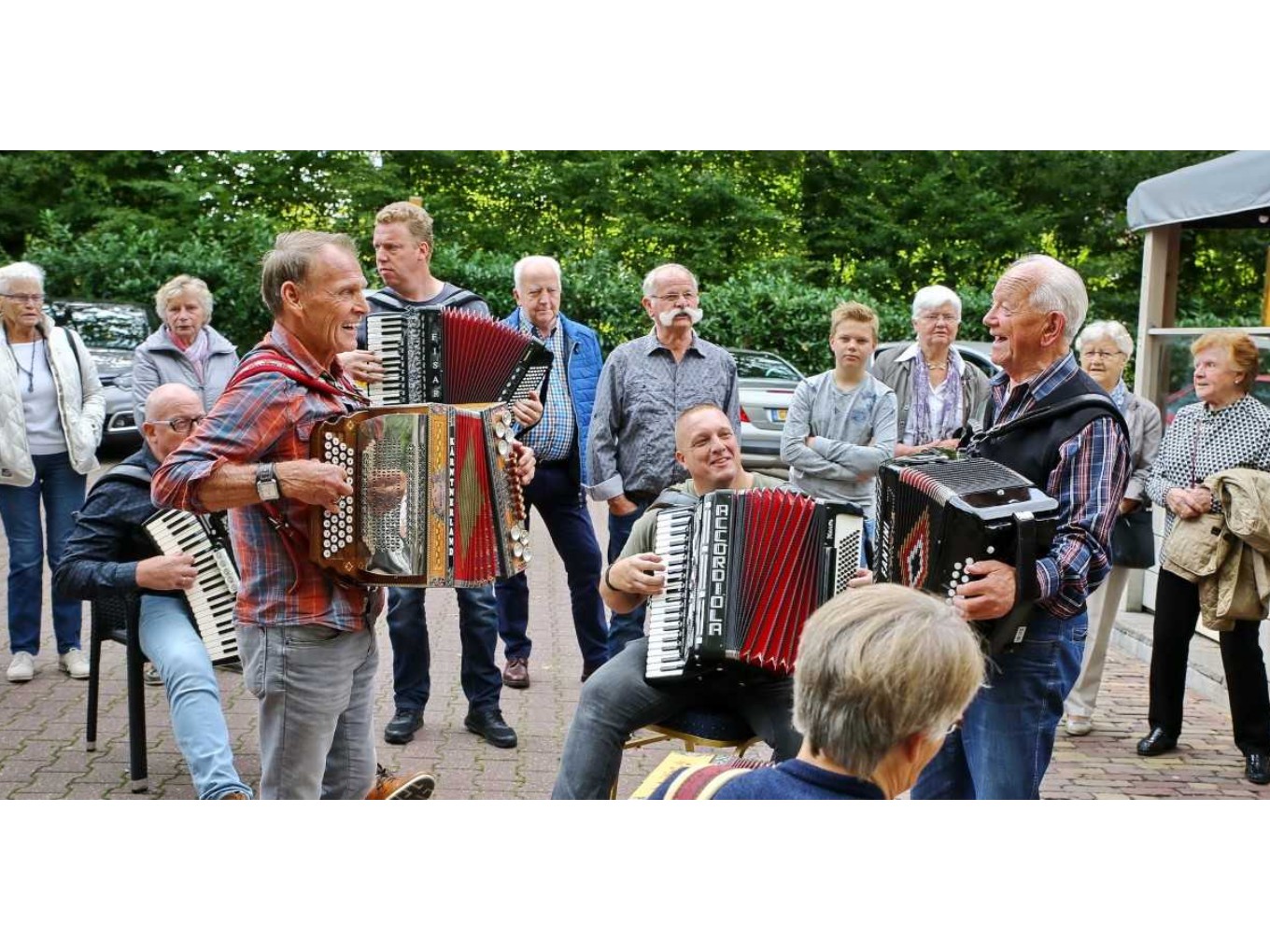 Accordeon- en harmonicadag bij ’t Witte Peerd Nieuwleusen