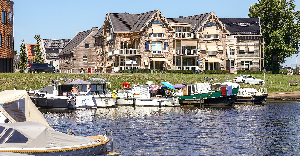 Vaarseizoen van start met vernieuwde haven Dalfsen