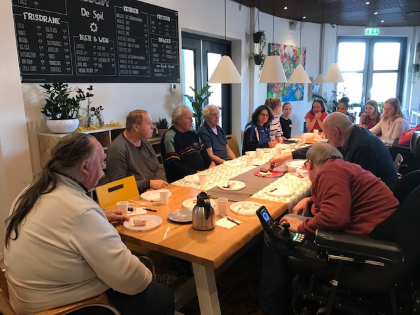 Agnieten College Nieuwleusen organiseert High Tea voor medegebruikers De Spil
