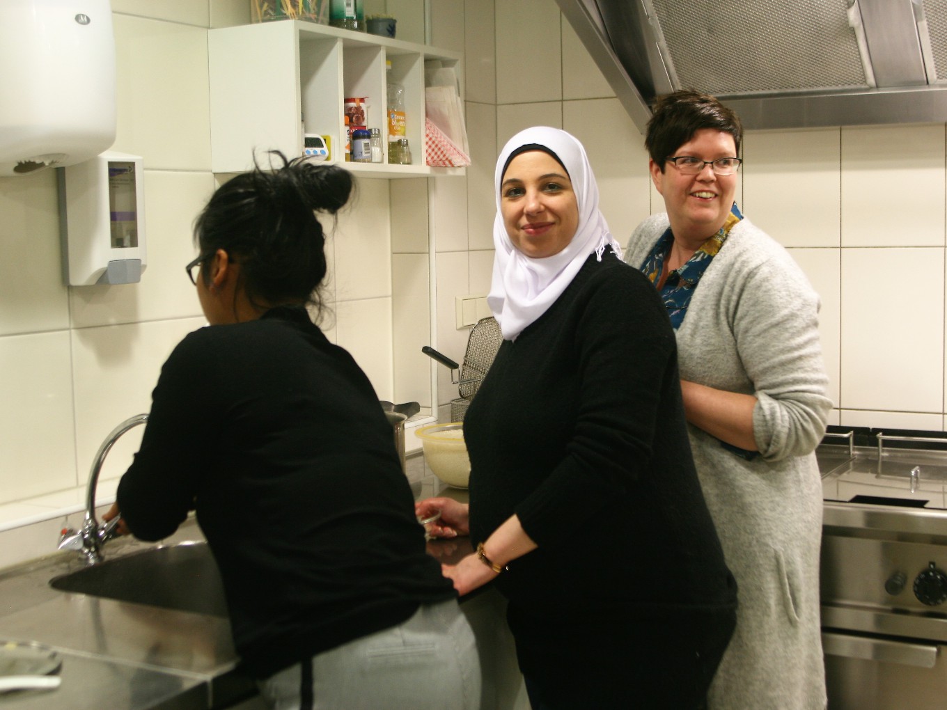 Samen eten op Internationale Vrouwendag in Oudleusen