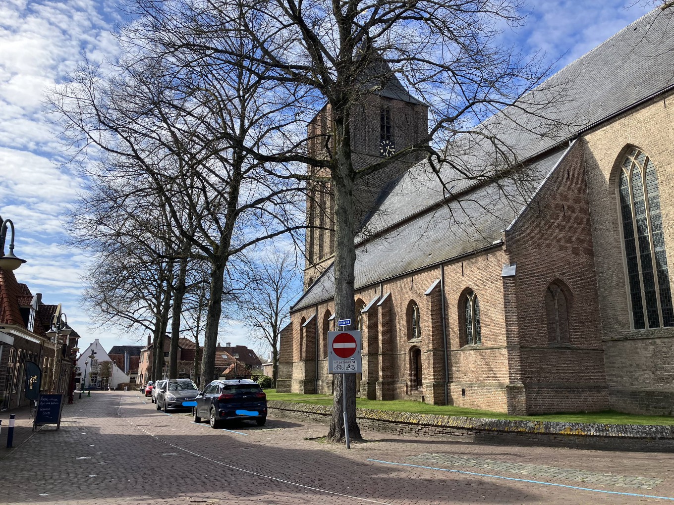 Gemeentebelangen pleit bij discussie over autovrije klimaatwinkelstraat voor meer parkeerplaatsen op Kerkplein en Fokkensterrein
