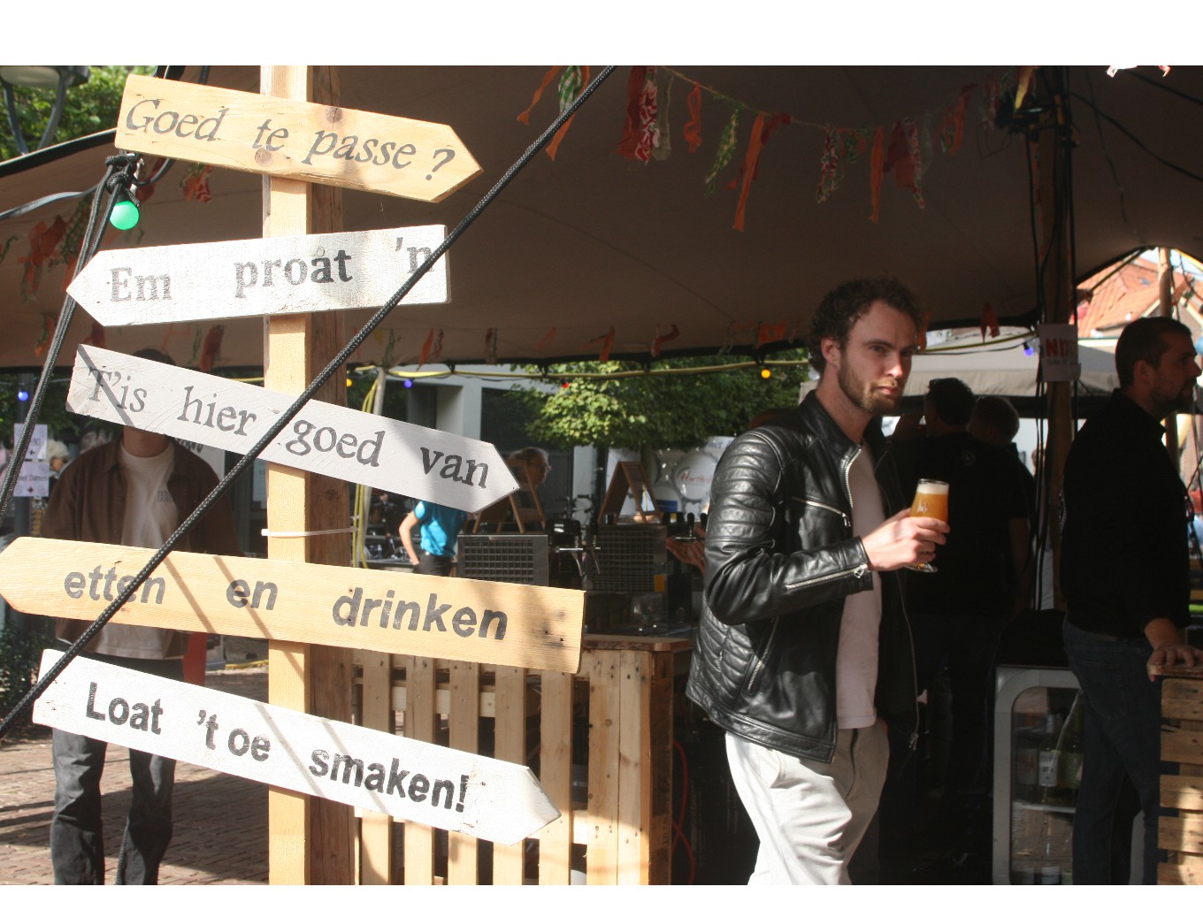 Gezellige drukte tijdens Dalfser Bierfestival