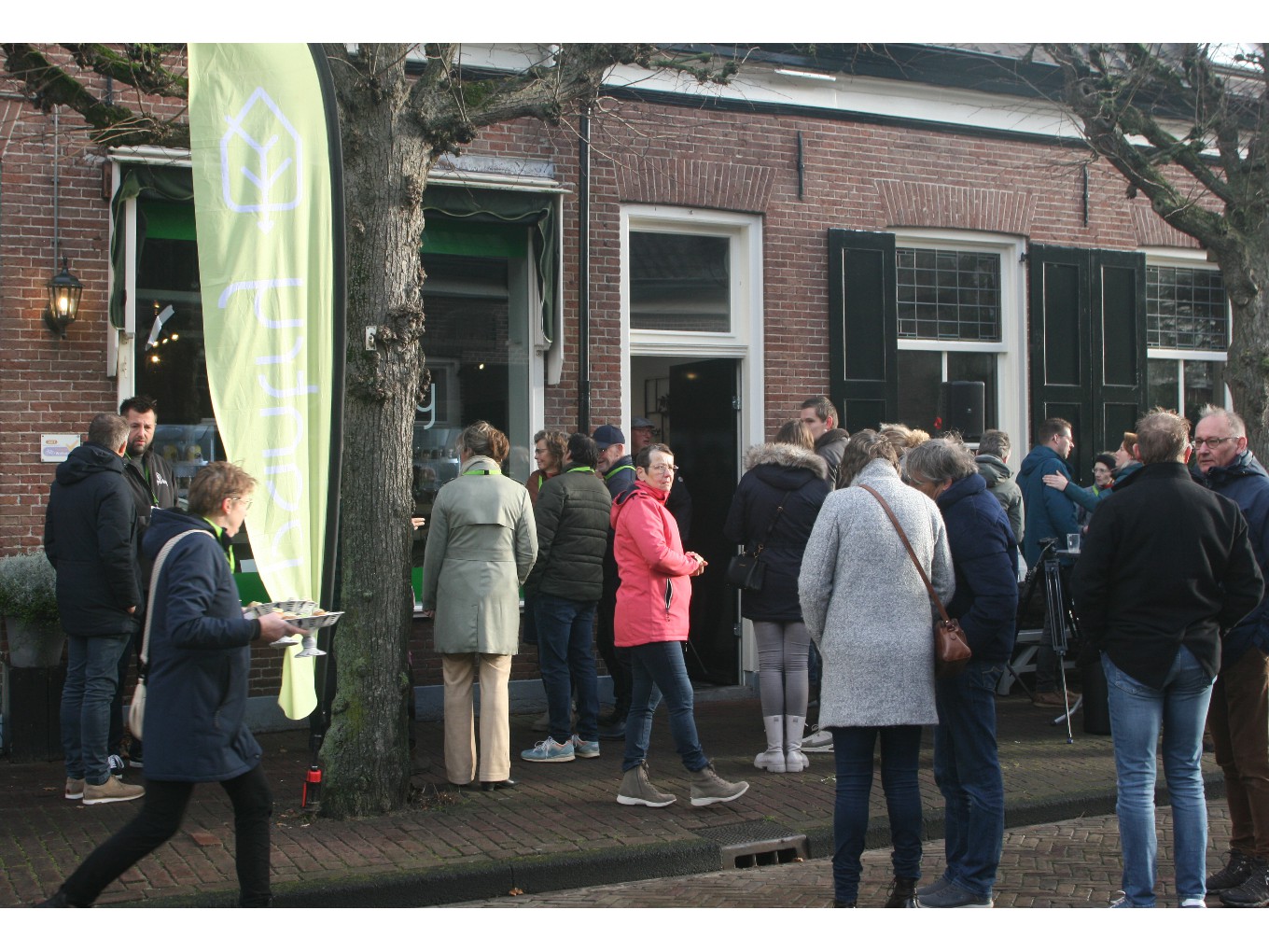 Hoonhorst heeft weer een buurtwinkel