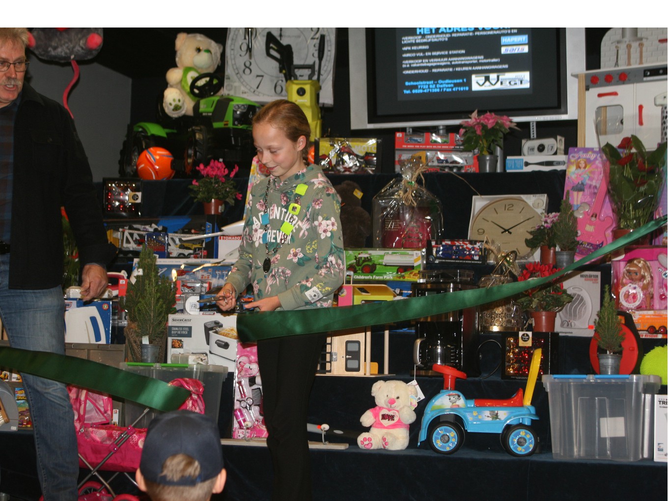 Kinderburgemeester opent traditionele bazaar in De Wiekelaar Oudleusen