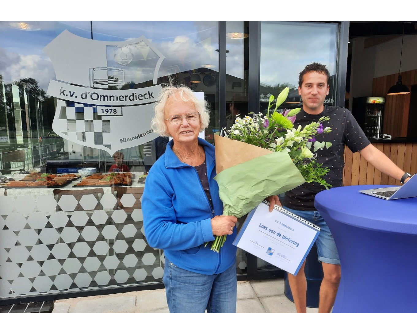 Loes van de Wetering erelid van d'Ommerdieck