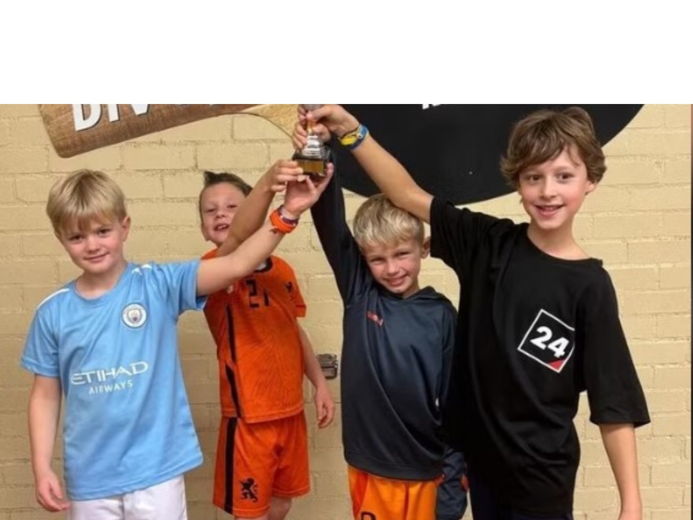 De Polhaar wint tafeltennistoernooi scholieren