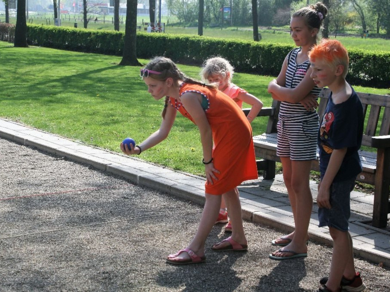 Koningsspelen weer zonnig en sportief Oranjefeest in Nieuwleusen en Dalfsen