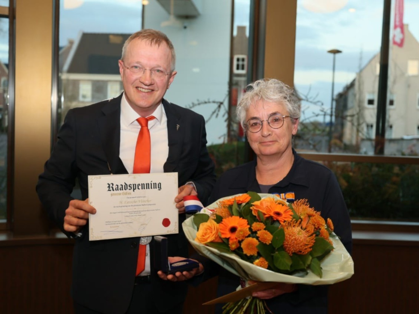 Lintjes voor Rietje Lassche-Visscher en Ton de Vries